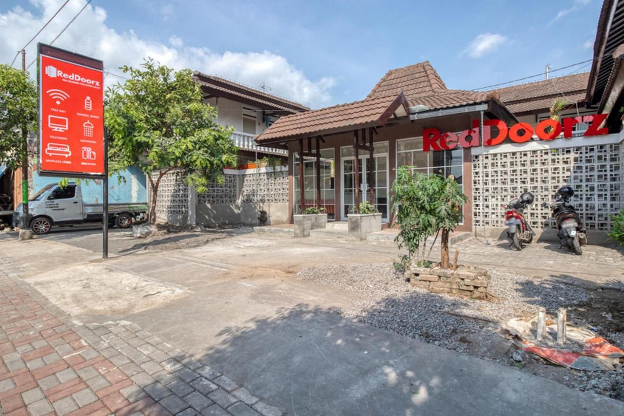 Hotel RedDoorz near Malioboro Tugu Station Jogja 2 Jogyakarta Zewnętrze zdjęcie