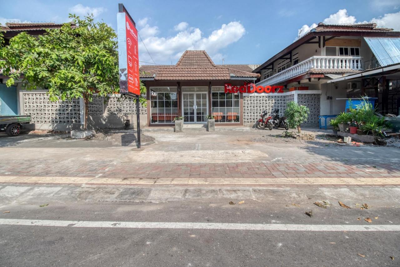 Hotel RedDoorz near Malioboro Tugu Station Jogja 2 Jogyakarta Zewnętrze zdjęcie